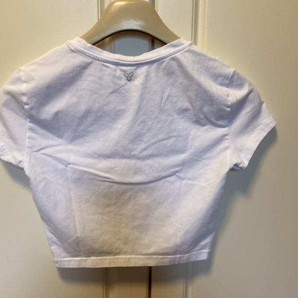 2 X TNA CROPPED WHITE TEE and WHITE CROPPED COLLARD SHIRT SIZE S . - Picture 12 of 14